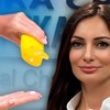Prilikom izbora treba tražiti preparat sa SPF 30 ili višim koji pruža zaštitu i od UVA i od UVB zračenja, odnosno preparat sa oznakom "široki spektar zaštite, ističe farmaceutkinja Kristina Kovačević
