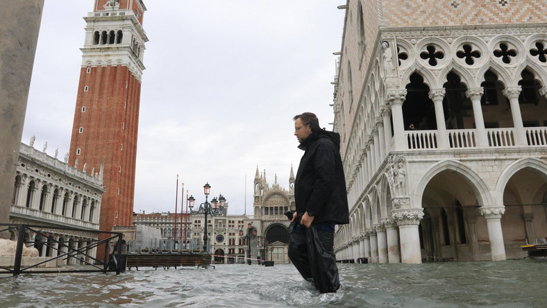 Powódź w Wenecji. Zalana siedziba Rady Miasta po tym, jak radni odrzucili projekt ds. klimatu