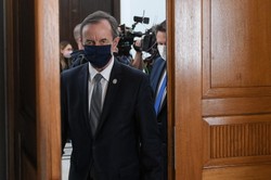 Koronawirus a wybory korespondencyjne. Co postanowi Senat? [RELACJA NA ŻYWO]