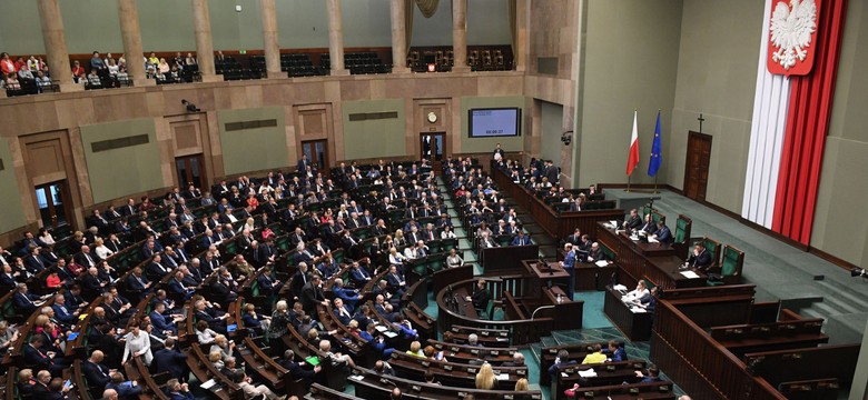 Sejm zmienił ustawy o KRS, SN i sądach powszechnych. Nowelizacja trafi na biurko prezydenta