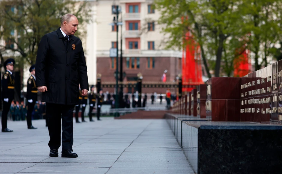 Vladimir Putin je položio venac na grobu Neznanog junaka u Moskvi