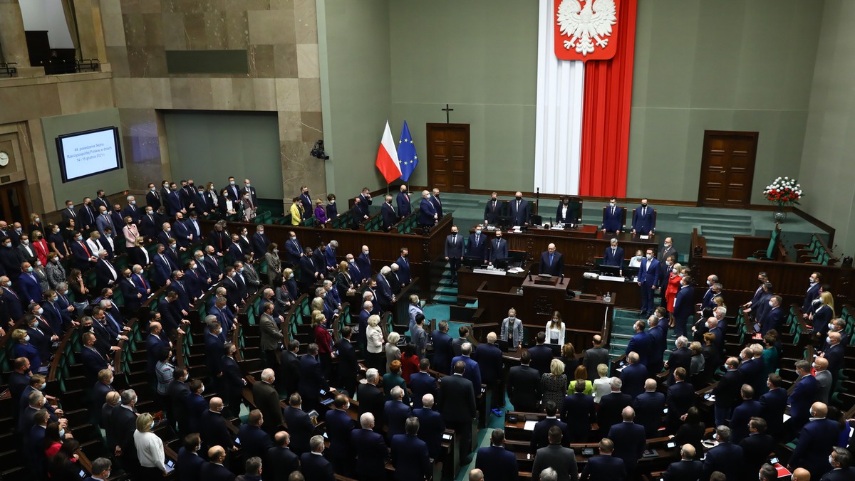 Sejm uczcił zmarłych na COVID-19