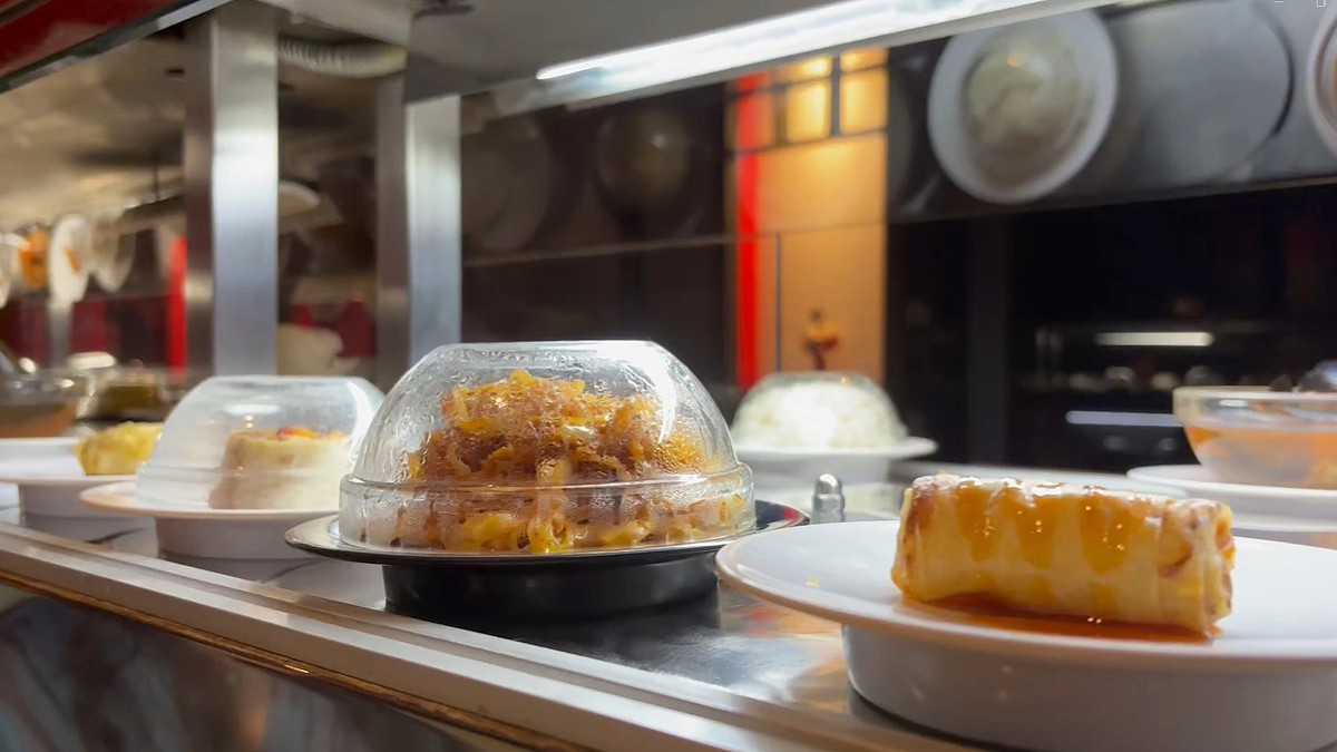 Ahol futószalagon érkezik a mennyország Wasabi Running sushi and wok