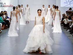Modne suknie ślubne na sezon 2017. Propozycje prosto z madryckiego tygodnia mody ślubnej