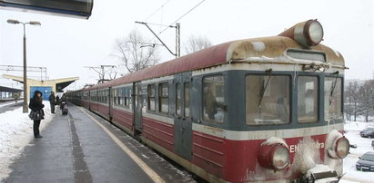 Panie marszałku, wyczyść te pociągi, a nie auta!