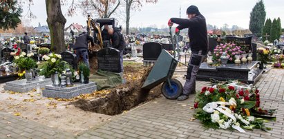 Oskarżano go o krzywdzenie kleryków, nie spoczął w katedrze