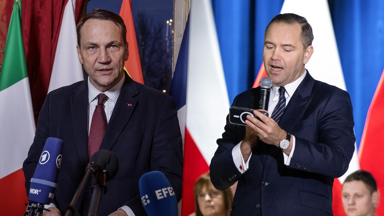 Przytyk Radosława Sikorskiego w stronę Karola Nawrockiego. "Jego odpowiednikiem jest król"