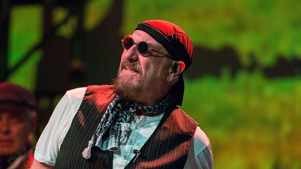 Frontman Jethro Tull w rozmowie z Danem Rathersem w "The Big Interview" powiedział, że cierpi na przewlekłą obturacyjną chorobą płuc (POChP). Choć choroba postępuje, Ian Anderson się nie poddaje i walczy o życie.