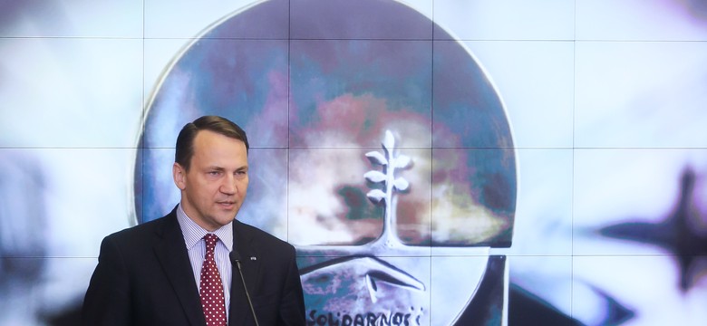 Sikorski: Musimy być gotowi na zakłócenia dostaw ropy i gazu do Europy