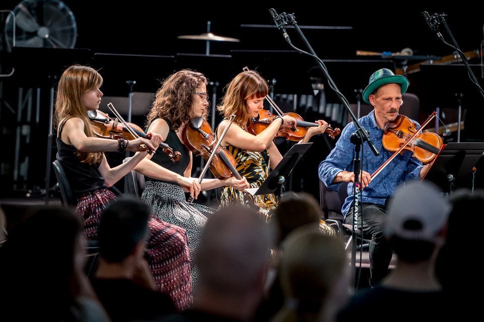 Łucja Siedlik, Maria Stępień, Emilia Bolibrzuch i Maciej Filipczuk. Koncert Radical Polish Arkestra (27 czerwca)