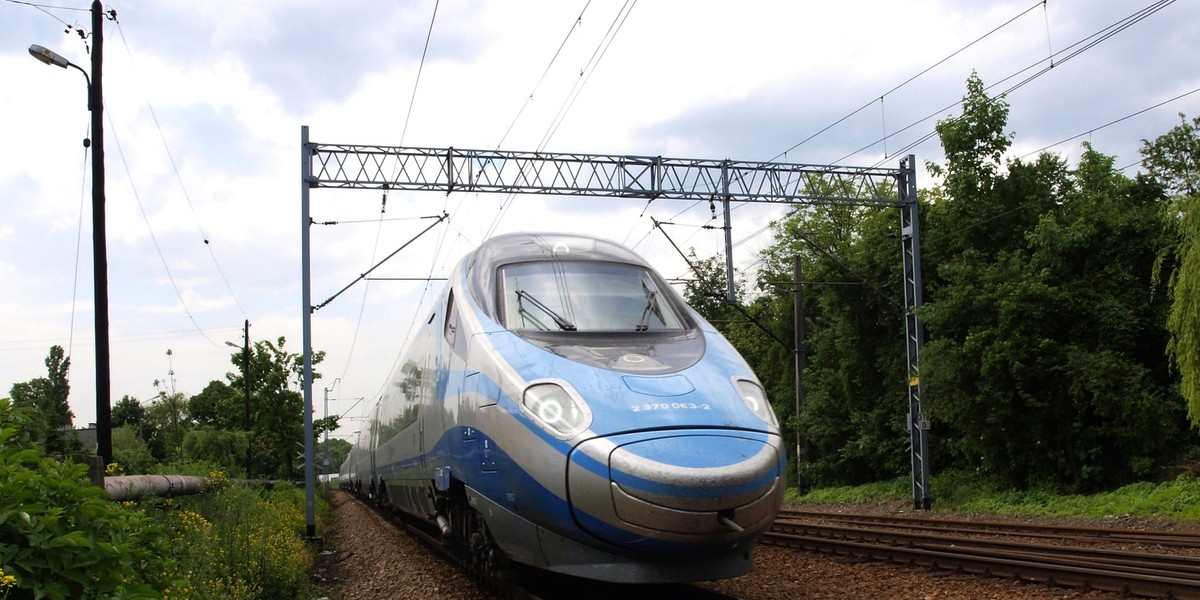 Na trasach Pendolino brakuje wiaduktów i tuneli. Pociągi maksymalną prędkość rozwijają tylko na niewielkim odcinku