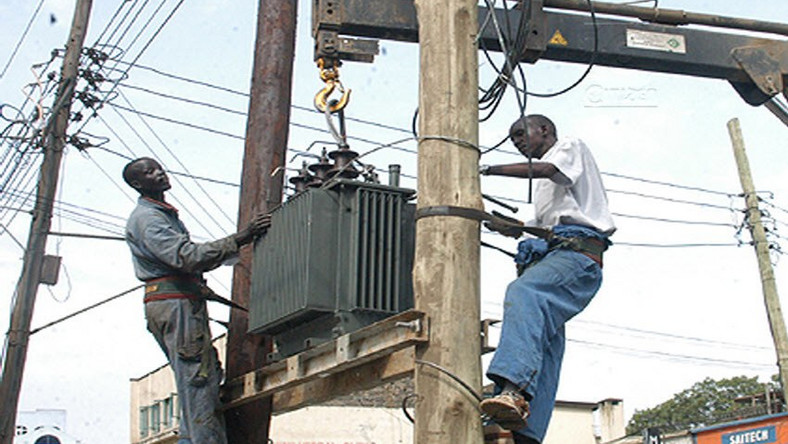 Illustrative photo of electricity workers (Pulse Kenya) 