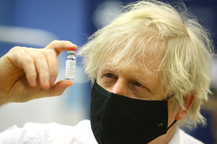 Brytyjskie firmy rozważają wprowadzenie obowiązkowych szczepień przeciwko COVID-19