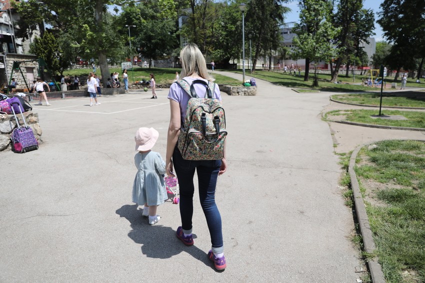 I odrasli i deca obožavaju krofne koje sada prodaje Božin otac