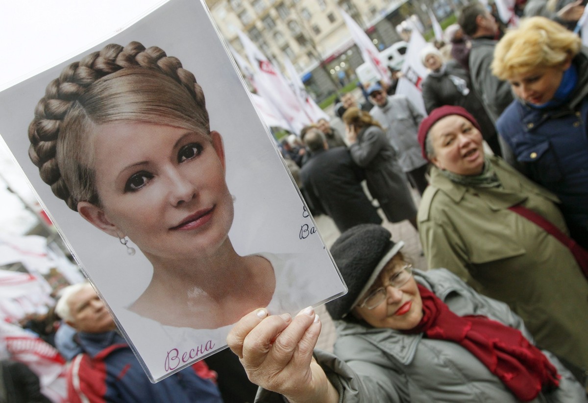 Zwolennicy Tymoszenko w Kijowie. Fot. EPA/SERGEY DOLZHENKO/PAP/EPA