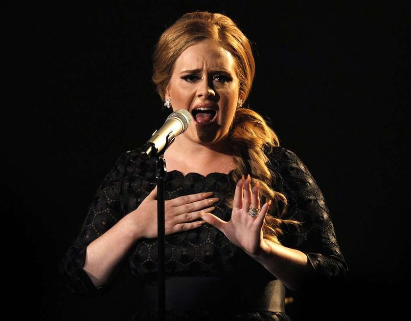 Adele lubi piwo i papierosy