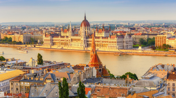 Pierwszy lot do stolicy Węgier zaplanowano na 1 lipca tego roku. 