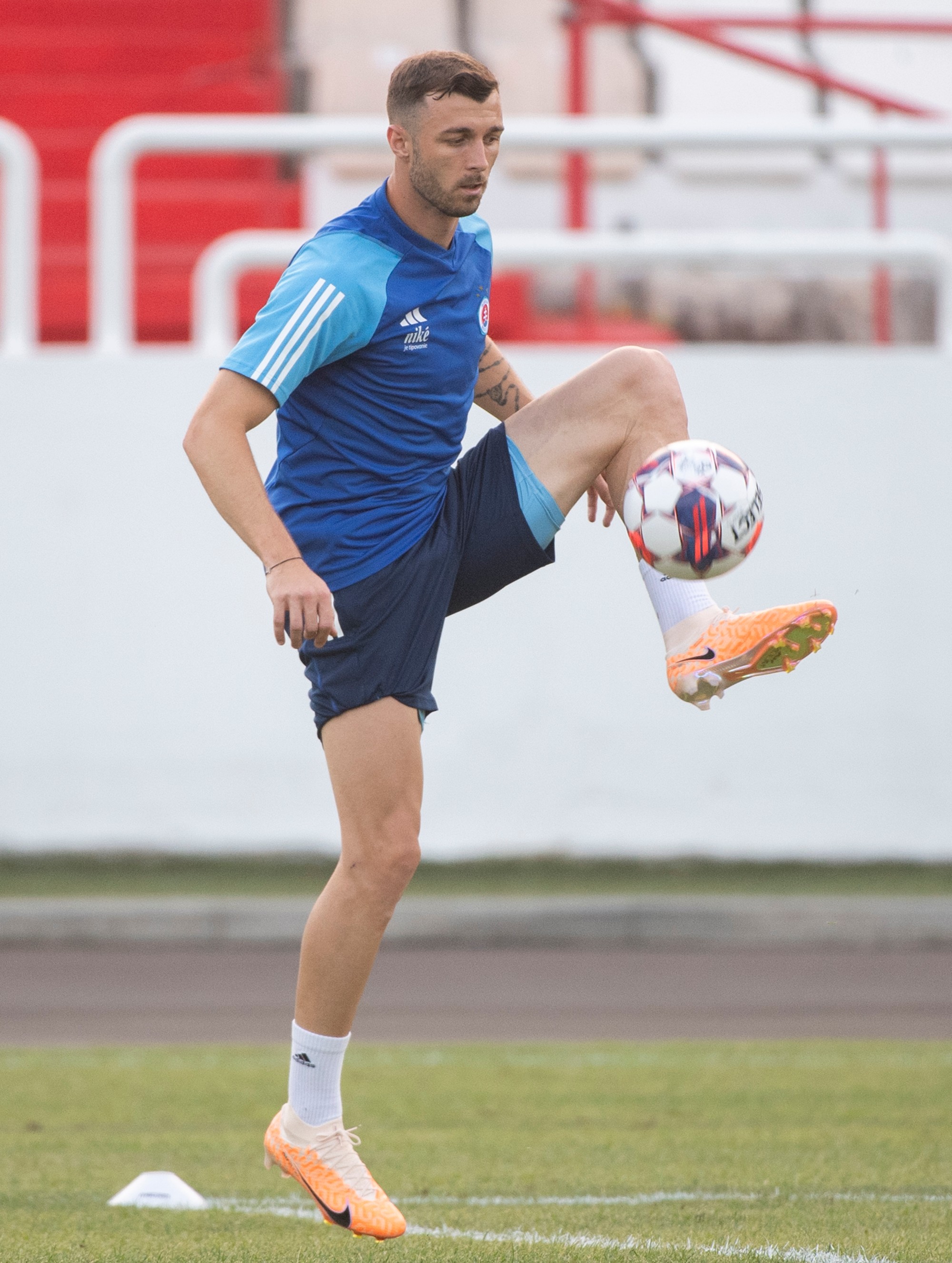 Útočník ŠK Slovan Bratislava Aleksandar Čavrič.