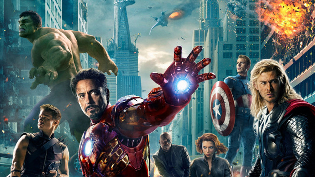 W internecie pojawił się nowy, kolejny zwiastun i plakat wyczekiwanego filmu "The Avengers" - ielkie widowisko oparte na słynnym komiksie trafi na ekrany polskich kin 11 maja.