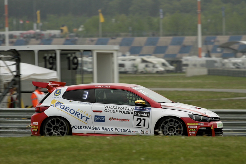 Gładysz na podium drugiej rundy pucharu Scirocco R-Cup