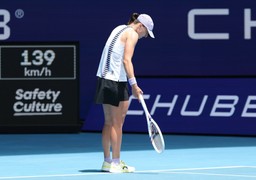 iga świątek wycofała się z turniej w dubaju. tenisistka podała powód