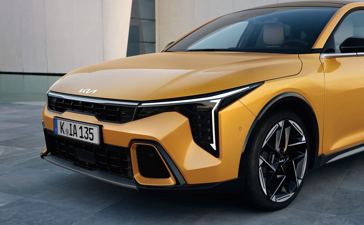 Nowa Kia K4