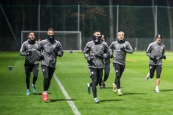 Legia już z Carlitosem, Jędrzejczykiem, Mladenovicem i Tobiaszem [WIDEO]