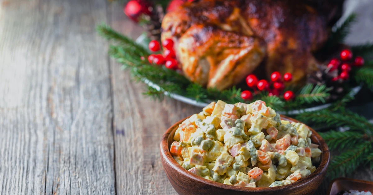 Została Wam po świętach sałatka jarzynowa? Można ją zamrozić, ale pod jednym warunkiem