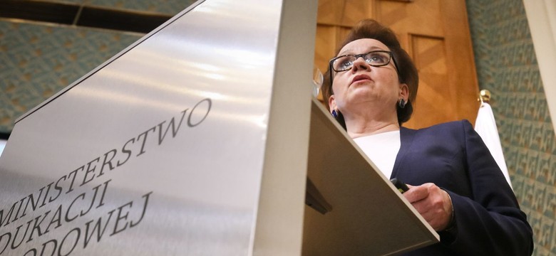 Uboczne efekty rewolucji w systemie edukacji. ROŚNIE LISTA ZAGROŻEŃ