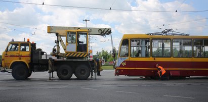 A to pech... Trzynastka zatarasowała skrzyżowanie