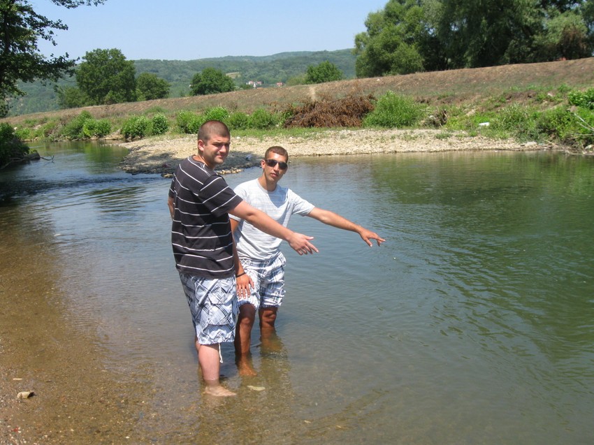 Plaža nije bezbedna za decu jer je gore plićak i brzak, a onda odjednom vir od četiri metra: Spasioci