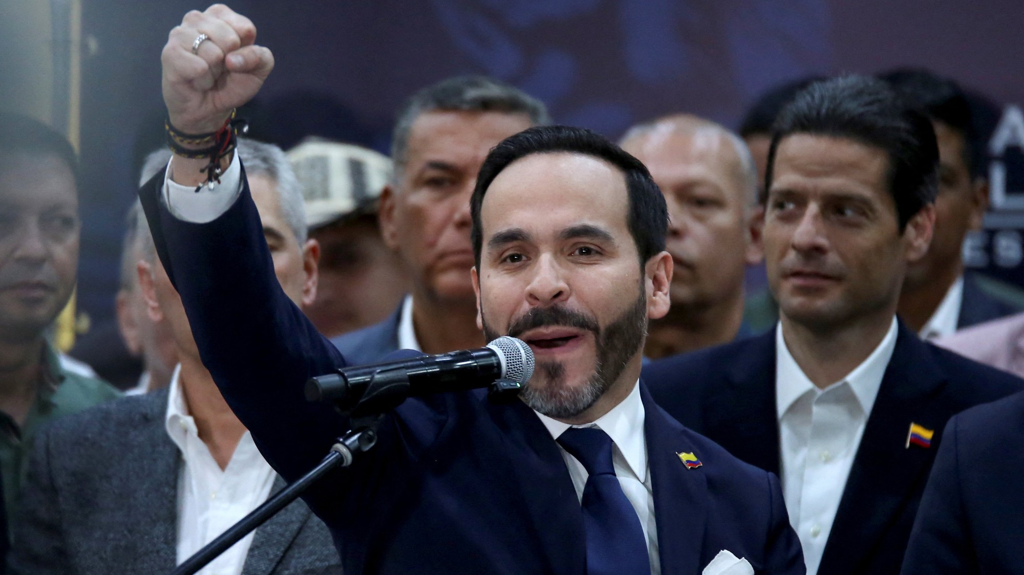 Zvolený prezident Kolumbie Abelardo de la Espriella má príhovor na tlačovej konferencii
