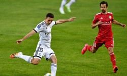 Futbol wrócił na polskie boiska. Miedź postraszyła Legię