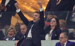 Prezydent Macron dumny z "Les Blues" potwierdził obecność na finale