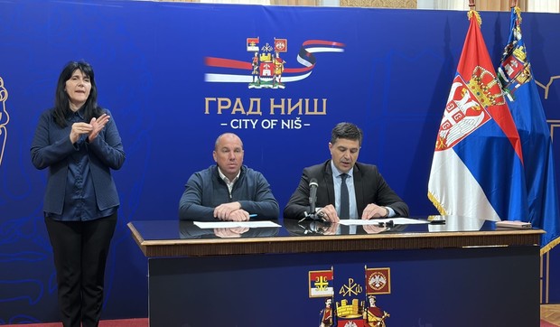 Ubuduće tumač za znakovni jezik na konferencijama za medije u Nišu