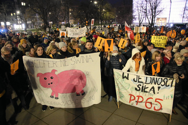 Manifestacja poparcia protestu nauczycieli w Szczecinie