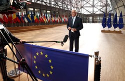 Borrell: UE powinna zaostrzyć politykę wobec Indii, które odsprzedają rosyjską ropę