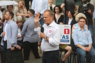 Tusk: Jestem osobą wierzącą, ale nie będzie finansowania imperium ojca Rydzyka