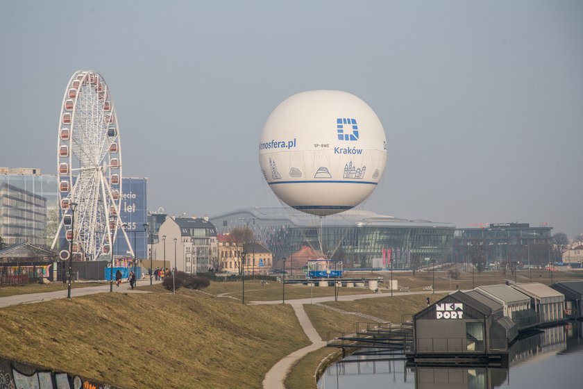 Balon widokowy informuje o stanie zanieczyszczenia powietrza