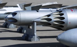 'Dziennikarze niczym pionki na szachownicy'. Kusiciele z bronią, czyli jak sprzedaje zbrojeniówka