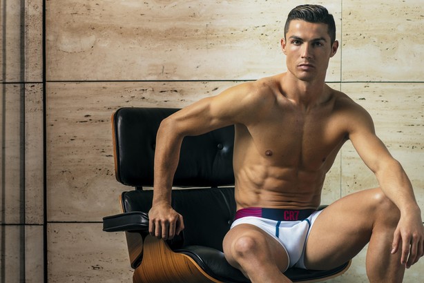 Cristiano Ronaldo w reklamie swojej bielizny