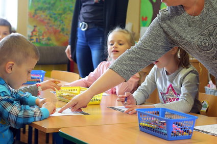 Od października zmiana w szkołach. Owoce i mleko dla dzieci będą darmowe