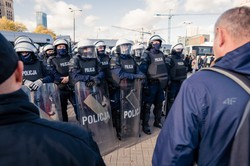 Policja podsumowuje protesty w stolicy. Prawie 300 osób zatrzymanych