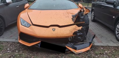 Lamborghini porzucone na parkingu. Kierowca miał powód, żeby tak się zachować