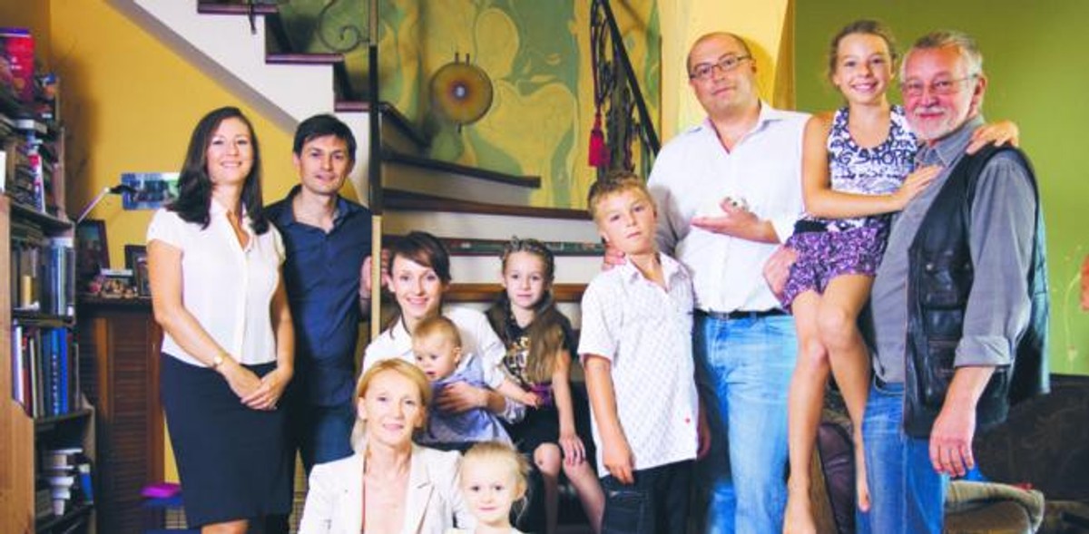 Katarzyna Gierczak-Grupińska (z lewej) opowiada, że dzieciństwo spędziła w firmie Gelg, którą założyli jej rodzice. Fot Archiwum prywatne