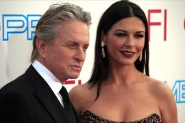 Ketrin Zita Džons i Majkl Daglas imaju UBEDLJIVO NAJLEPŠU ĆERKU U HOLIVUDU: Devojka sa LICEM ANĐELA napunila je 22 godine, a po izgledu ne može da joj parira NIJEDNA NEPO BEBA