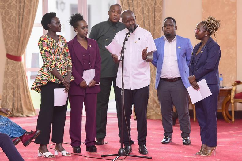 Eddy Kenzo and UNMF members met President Museveni at State House Entebbe