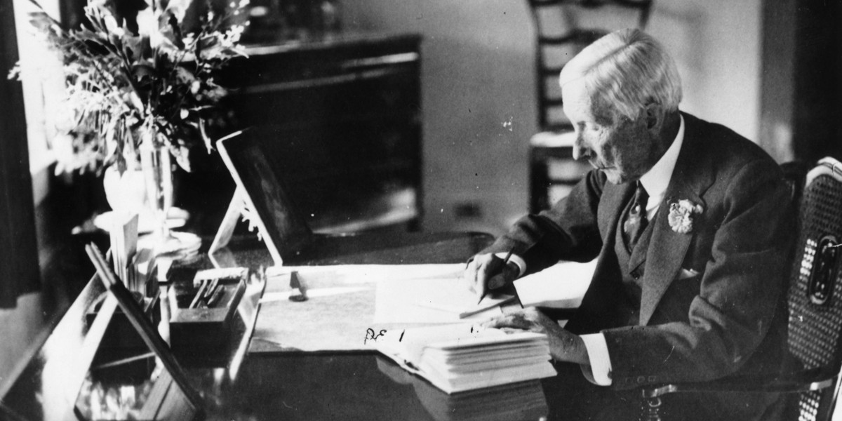 John D. Rockefeller dożył 97 lat. Spuścizną po nim są m.in. przedsiębiorstwa naftowe Chevron i ExxonMobil