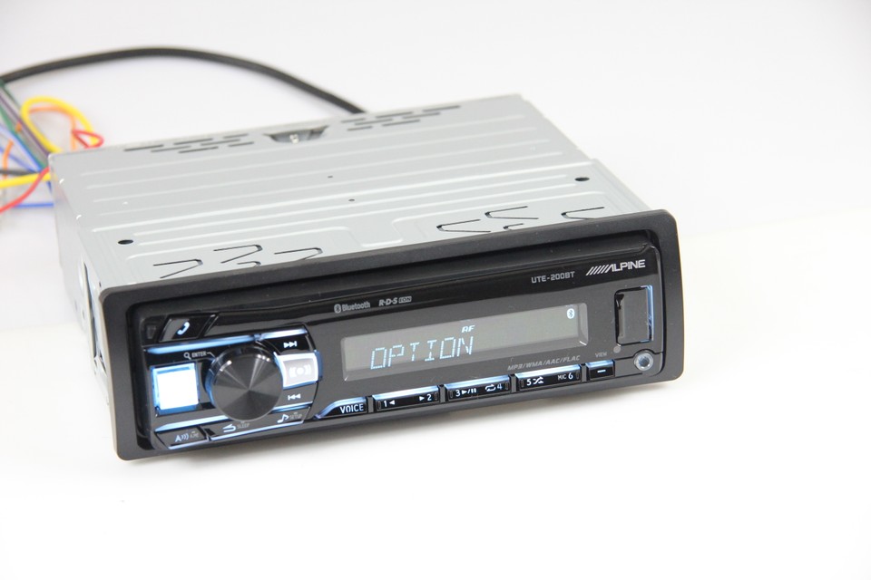 TEST: Alpine UTE-200BT – radio z USB, ale bez CD