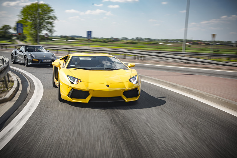 Lamborghini Aventador Coupe vs. Porsche 911 Tubo Cabrio